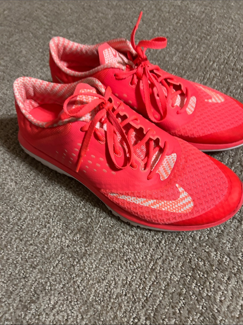 EVERYTHING NEEDS TO GO!
Nike Women's Neon Pink Mesh Running Shoes